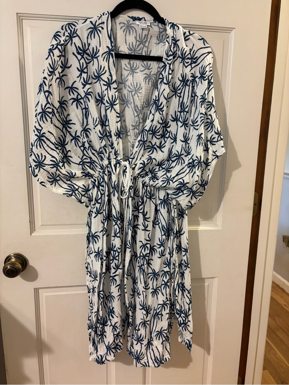 Splendid White and Navy Palm-Print Tie Front Cover-Up, from Beachly box